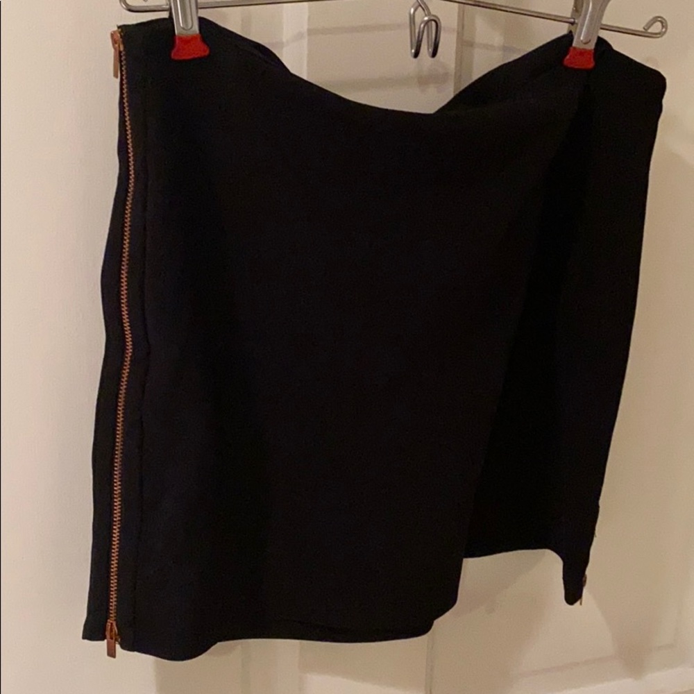 Short black skirt